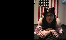 Σπιτικό βίντεο της μαζορέτας που δείχνει τη διάσημη της στάση