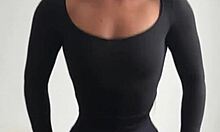 Pengembaraan anal liar teman wanita Brazil dengan dildo hitam besar