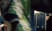 Невероятни воайорски кадри от скрита камера в претъпкана съблекалня